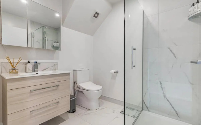 Modern 2br Townhouse Close To Aucklands Best