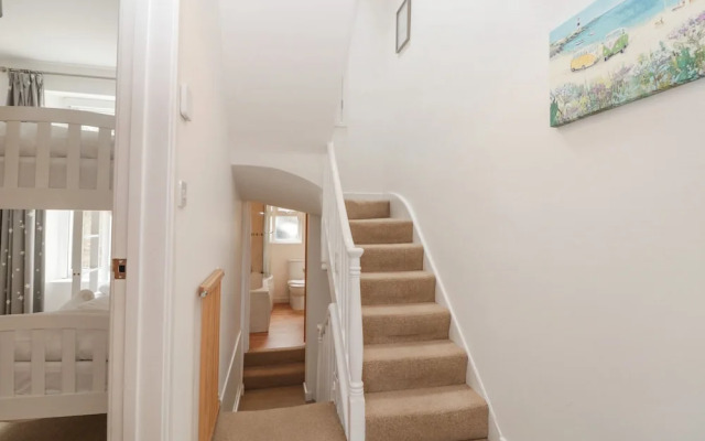 2 North Furzeham Road