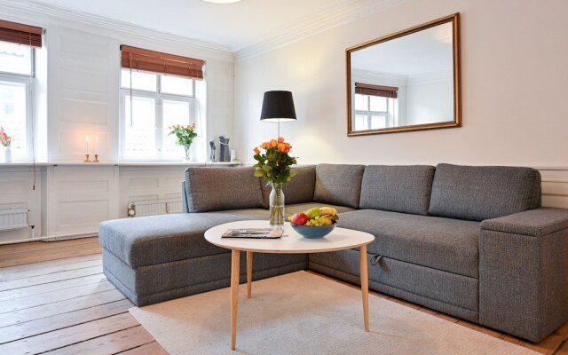Hyggelig One-bedroom Apartment in the Original Building From 1750