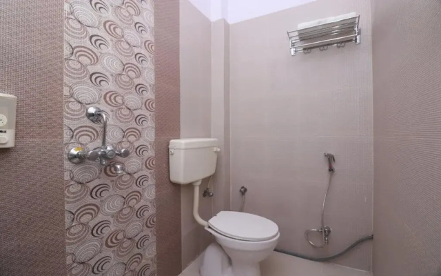 OYO 18682 Hotel Roshan