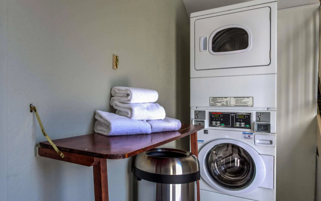 Best Western Nittany Inn Milroy