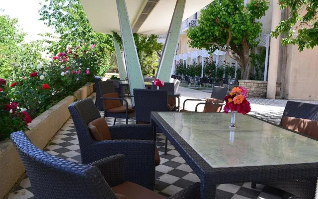 Master's Hotel - Ehden