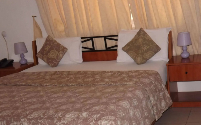 La Playa Suites