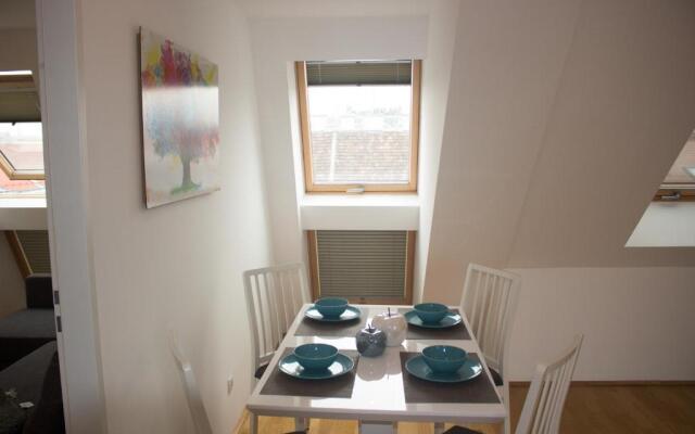 Sunny & cozy Penthouse with Terrace DG3 QS12