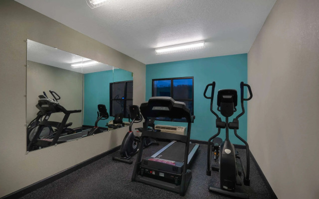 La Quinta Inn & Suites by Wyndham Knoxville East