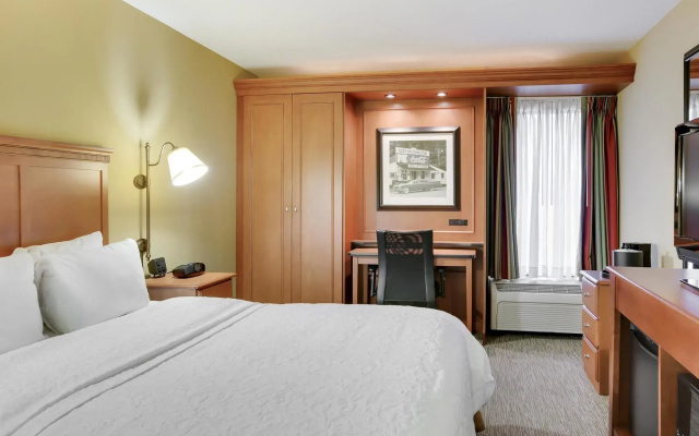 Pittsburgh Airport Inn and Suites