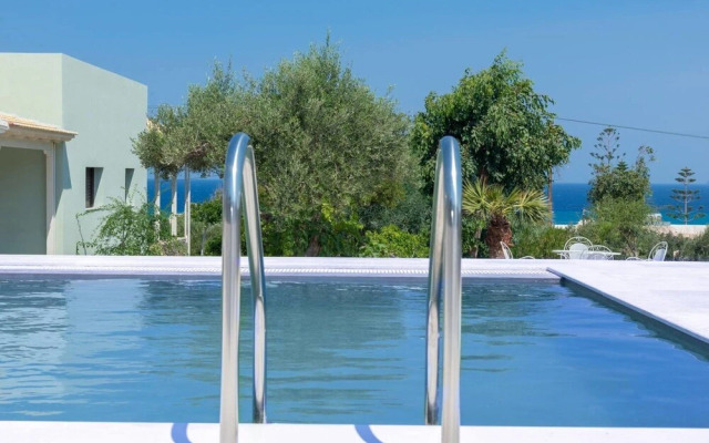 Stylish Villa, Private Pool, Large Garden, sea View, En-suite Bathrooms