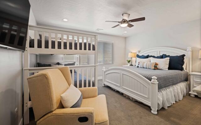 Paseos on the Green by RedAwning