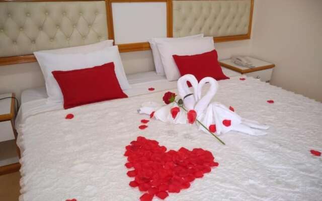 Rovi Plaza Hotel