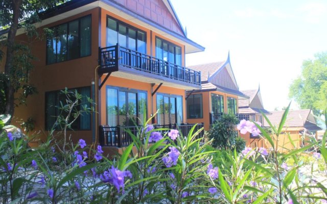 Phi Phi Long Beach Resort & Villa