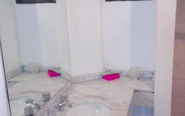 Casa de Familia - Solo Para Mujeres *Woman ONLY*