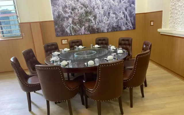 Phú Quý Hotel