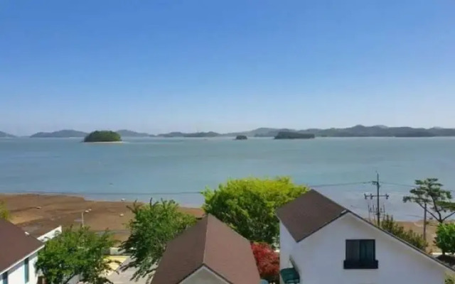 Daebudo Ocean Ville Pension
