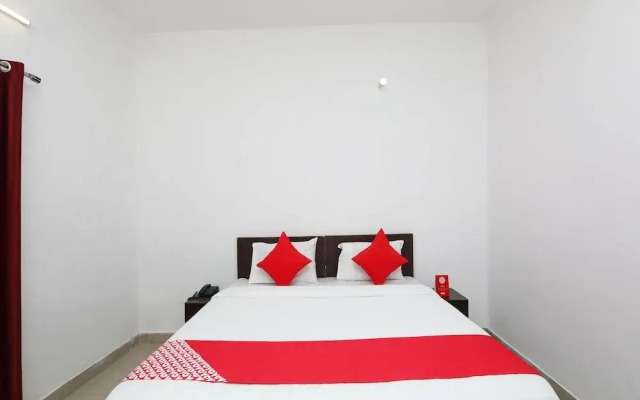OYO 36700 Moonlight Residency