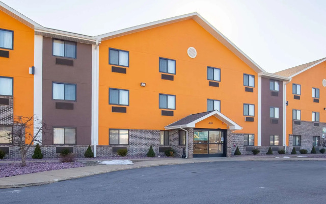 Quality Inn & Suites Hammond Near I-8090