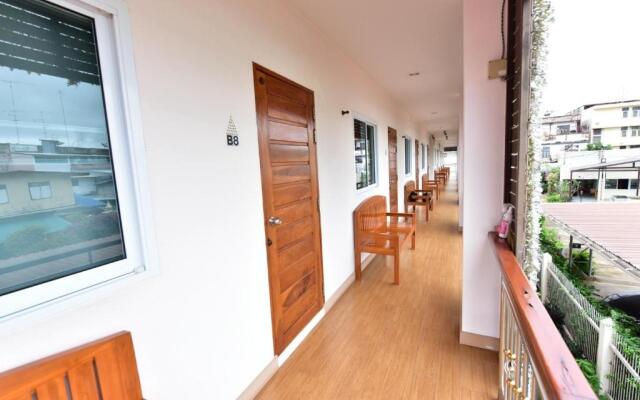 KT Knight Hotel (By Ladygaga)