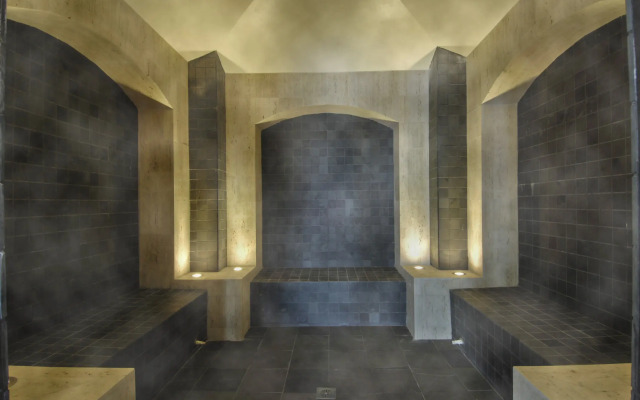 Convento do Espinheiro, Historic Hotel & Spa