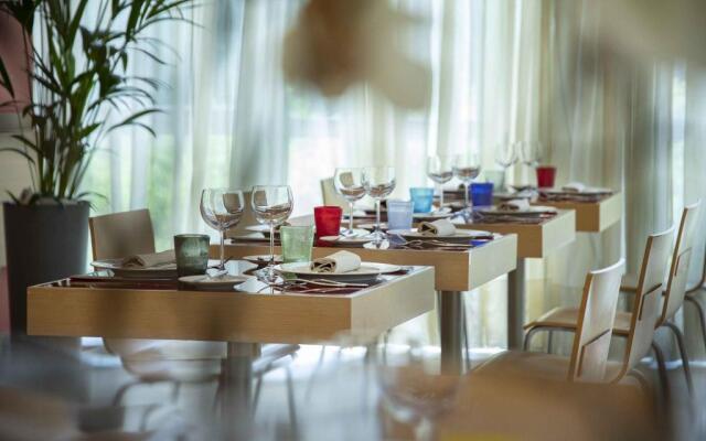 Hotel Remilia Ex Ramada Emilia