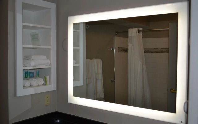 Holiday Inn Express & Suites Kent - University Area by IHG