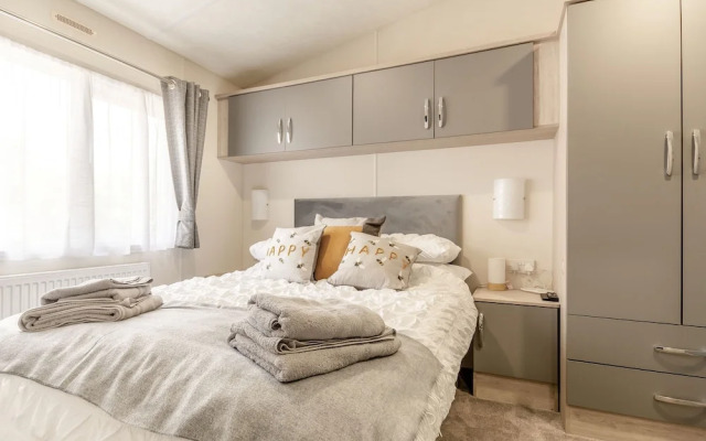 The Cotswold Holiday Lodge