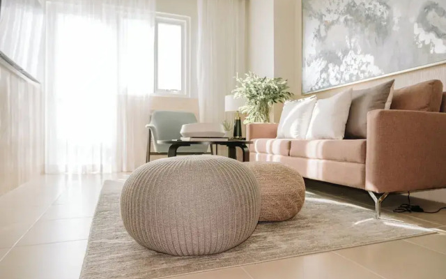 A Luxurious 1BR Apartment