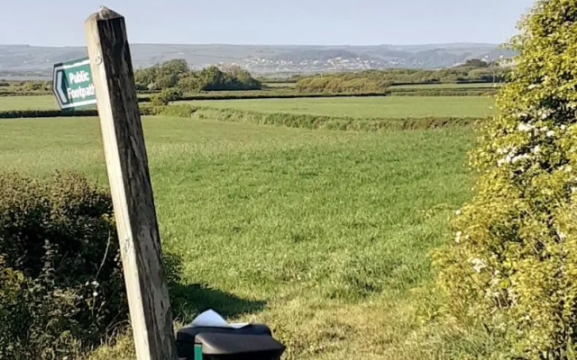 Entire house near beaches, footpaths and shops