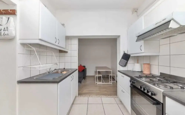 Peaceful 1BD Flat w/ Private Gardenrondebosch