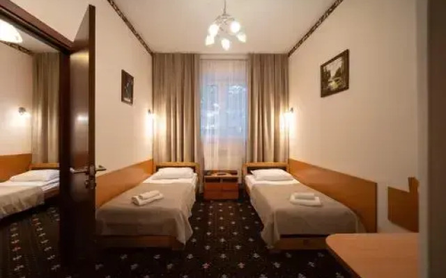Hotel Trylogia