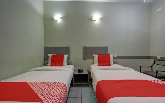 OYO 22528 Hotel Travel Inn