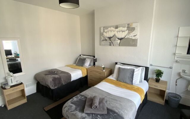 OYO Tudor Lodge - Redcar Beach