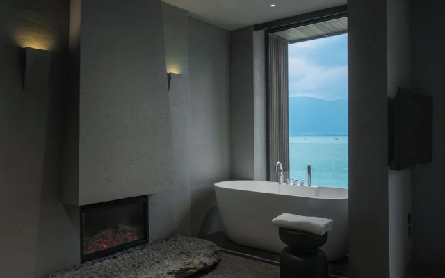 Yakamoz Erhai Hotel