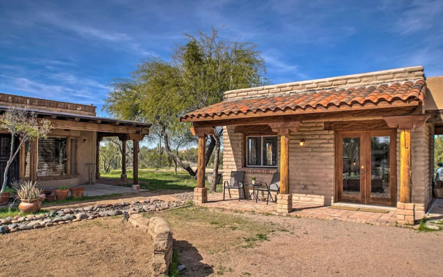 Pet-friendly Cave Creek Villa w/ Backyard Oasis!