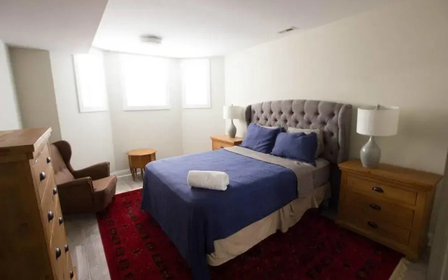 2 Level Home near Wrigley