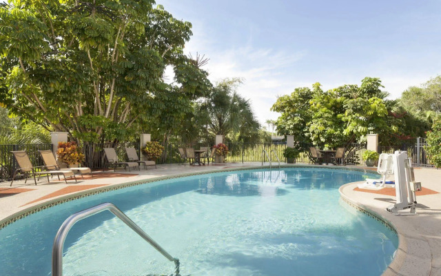 The Palms Inn & Suites