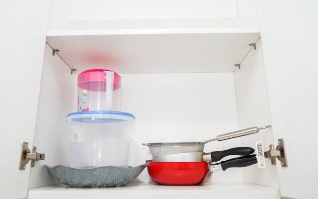 Homey 1BR with City View at Green Pramuka Apartment By Travelio