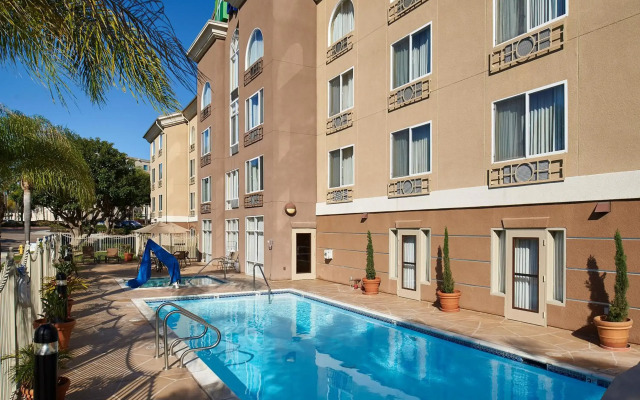 Holiday Inn Express Hotel & Suites San Diego-Sorrento Valley by IHG