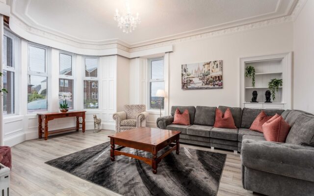 Cuthbert House - Donnini Apartments