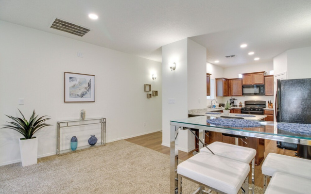 4 Mi to Unm: Convenient Albuquerque Townhome!
