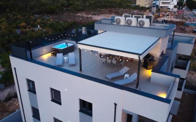 Rooftop apartment Jadera