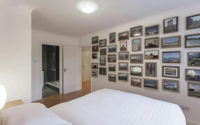 Theed Street by Onefinestay
