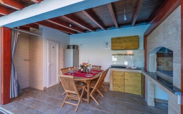 Awesome Home in Plano With Wifi and 3 Bedrooms