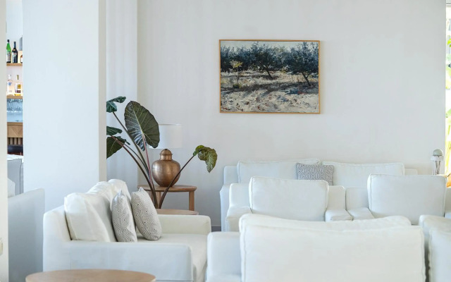 Maritimo Beach Hotel