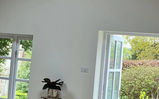 The Billiard Room - Luxury Retreat