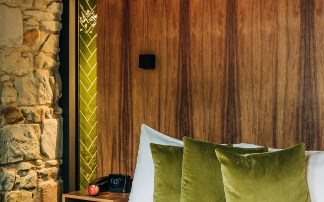 Moss Hotel