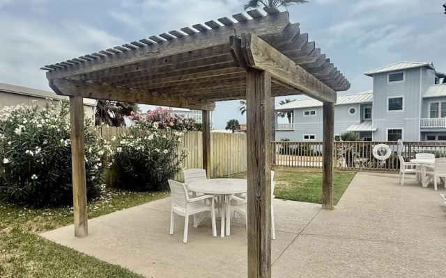 Cristy's Crab Shack @ Sunrise Villas