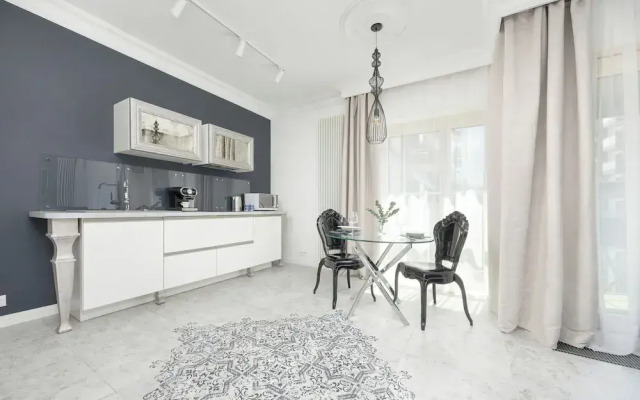 Warsaw Apartment by Renters Prestige