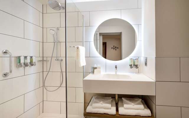 Hampton by Hilton Bath City