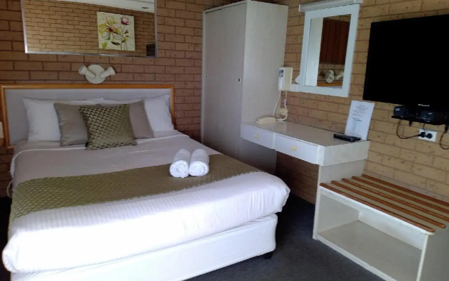 Country Home Motor Inn