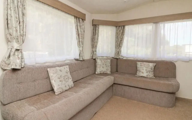 23 Manleigh Park