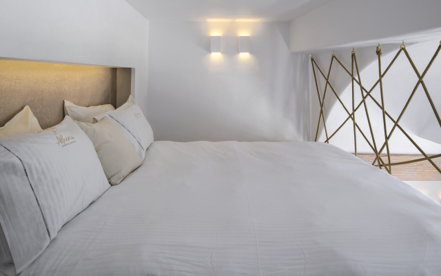 Athina Luxury Suites